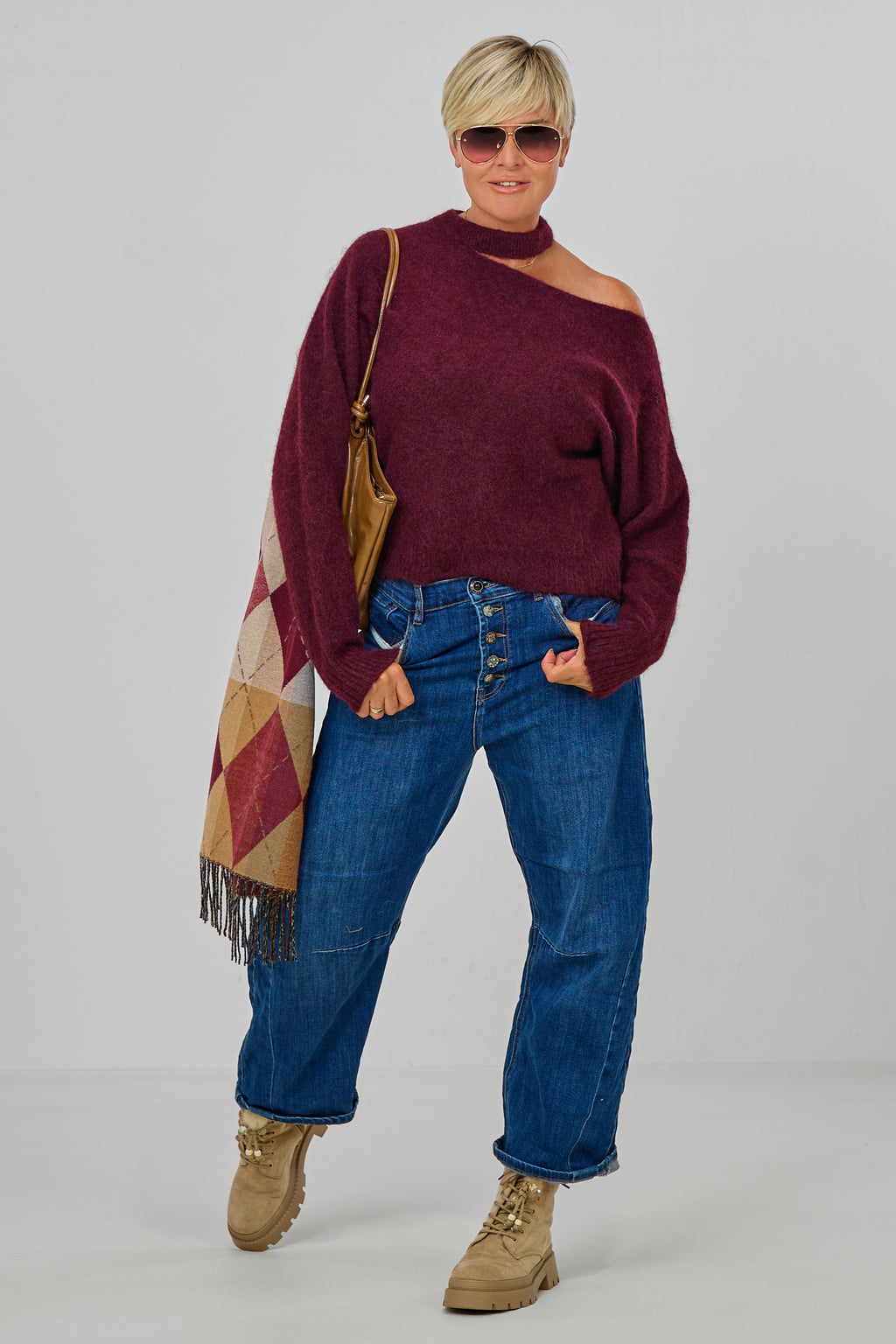 Strickpulli mit Cut-Out, bordeaux