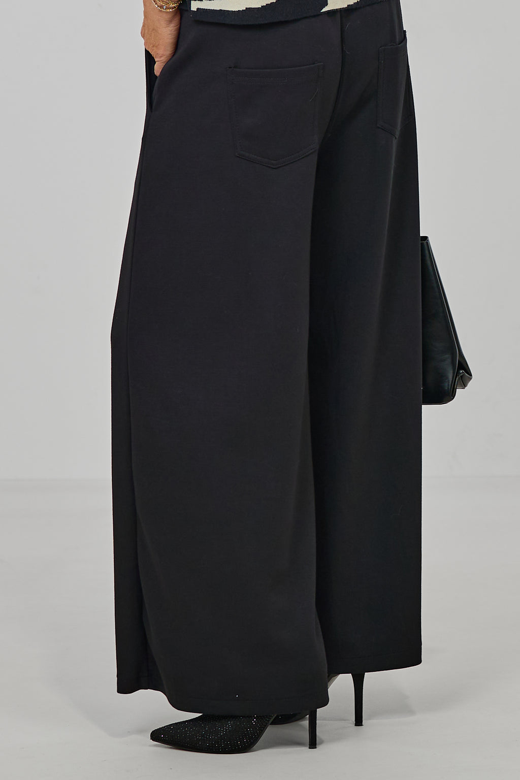 elegante Hose mit Zierknöpfen, schwarz