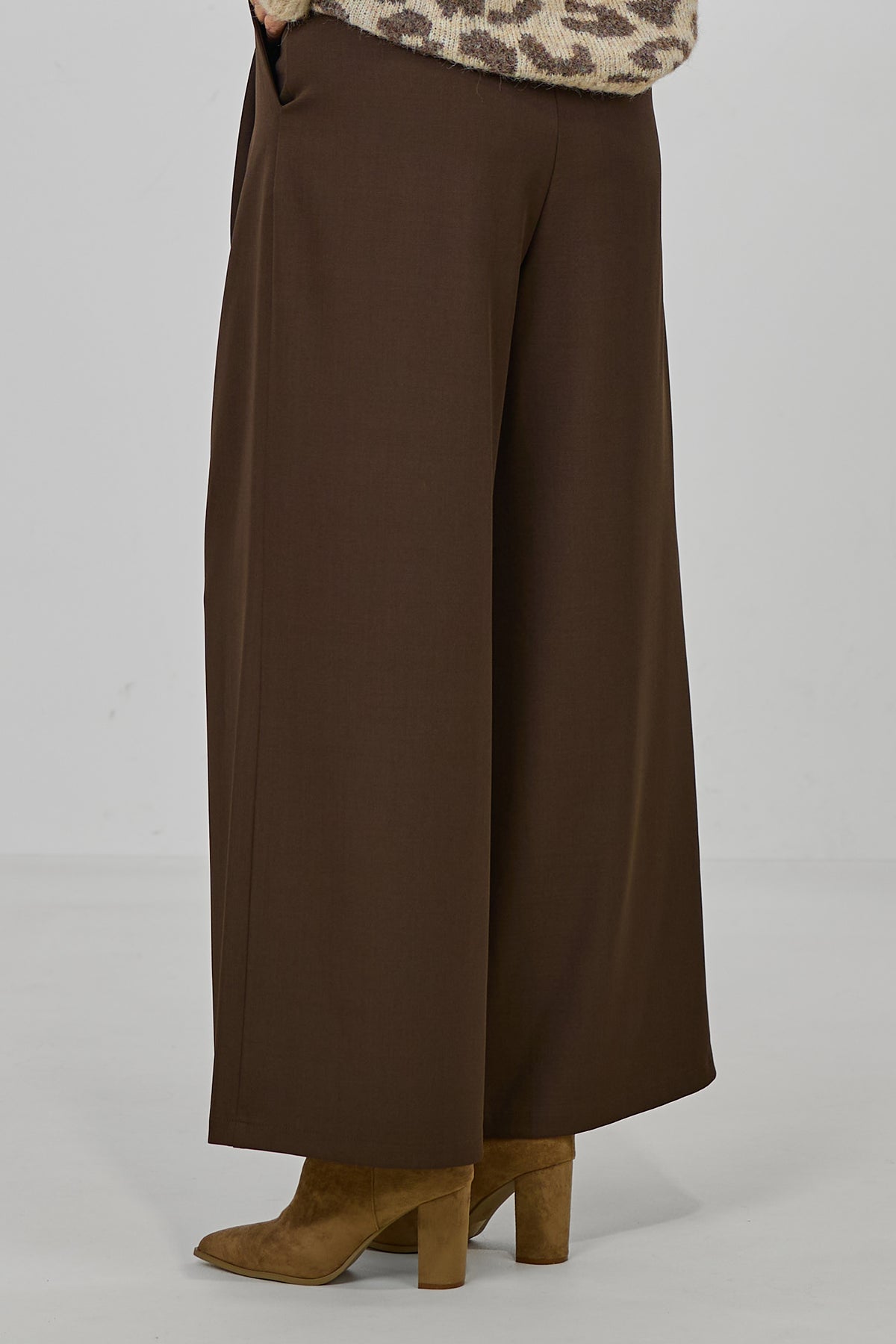 Stoffhose mit doppelter Bundfalte, braun