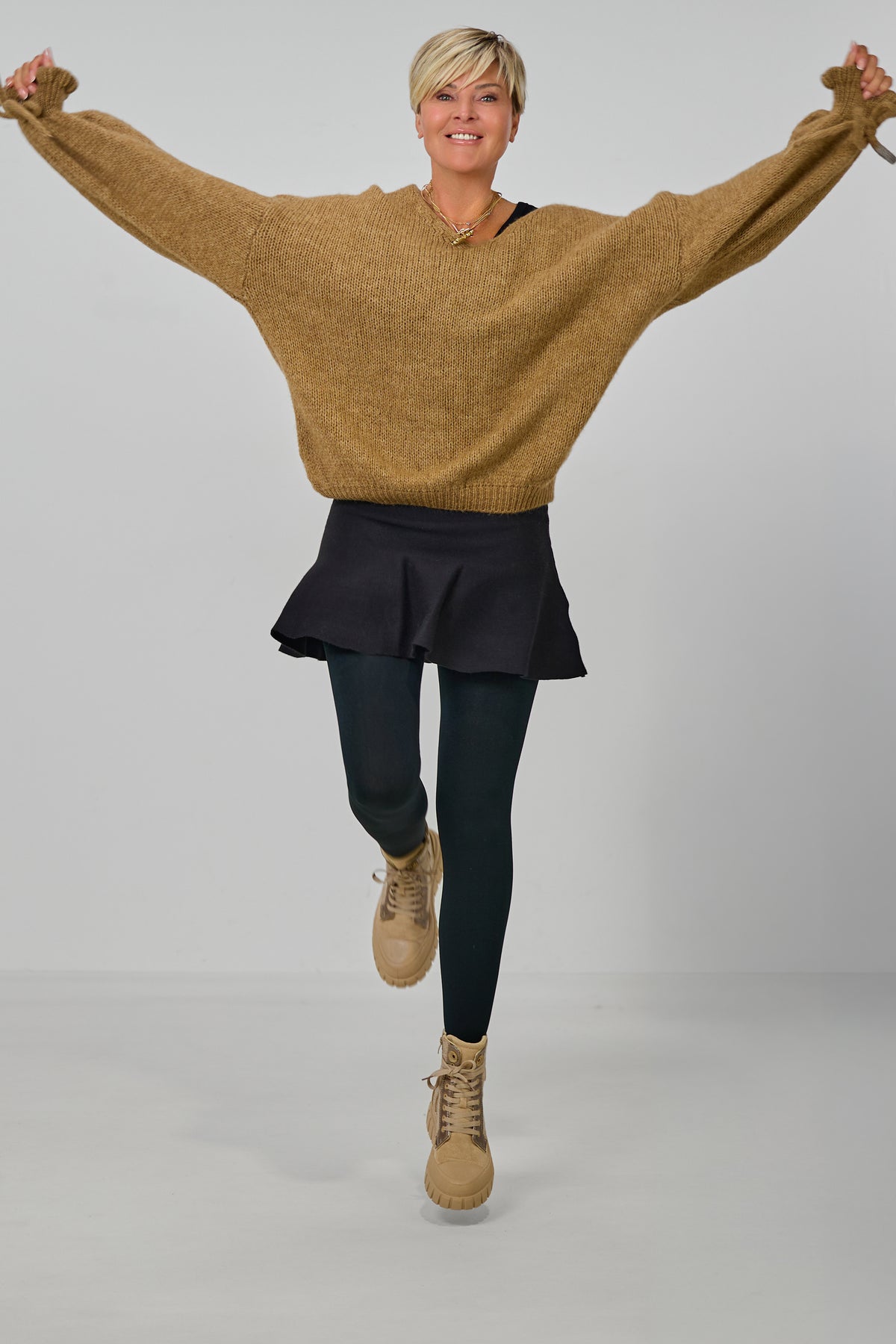 Kurzer Strickrock, schwarz