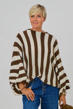 gestreifter Strickpulli mit Fledermausärmeln, braun-ecru