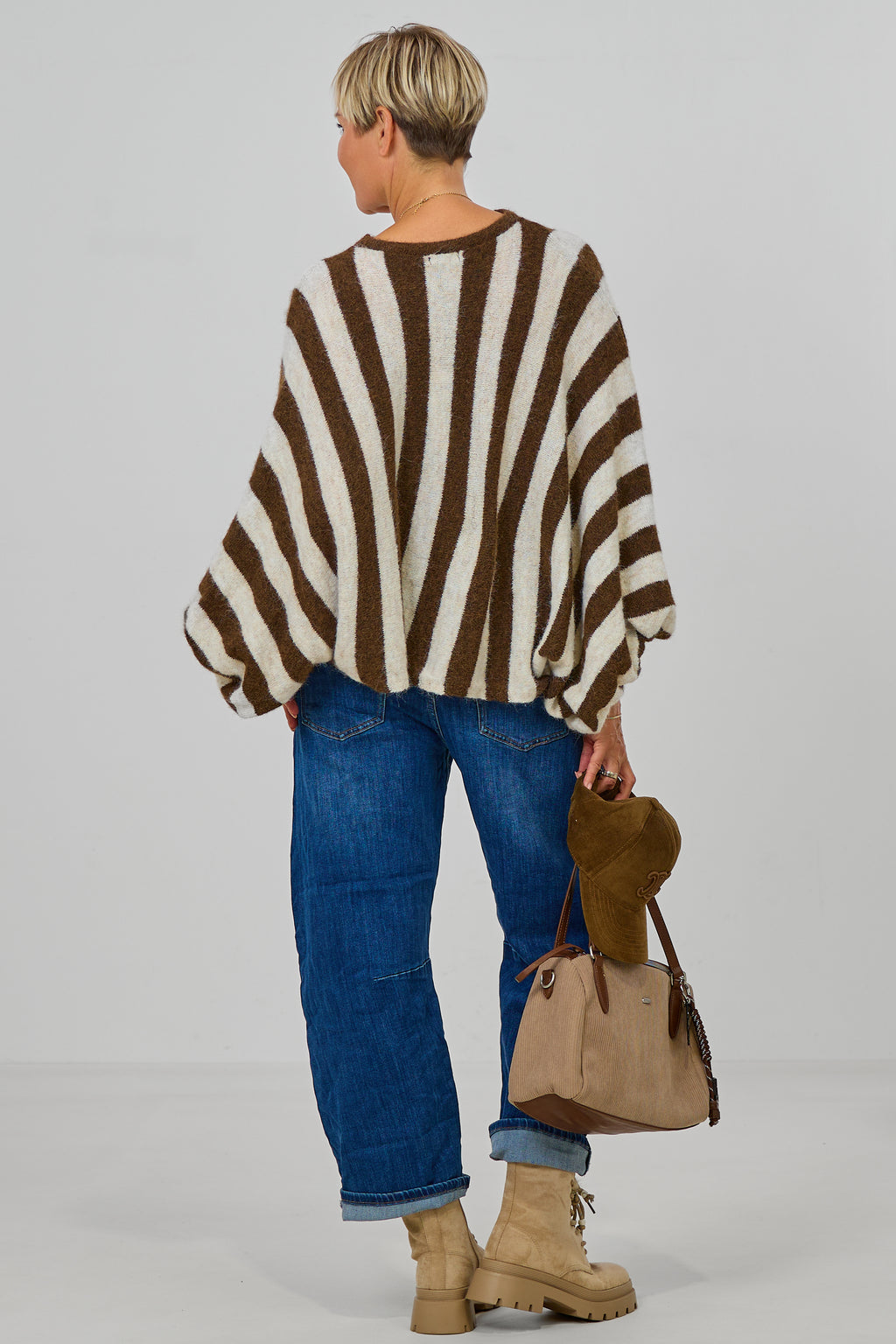 gestreifter Strickpulli mit Fledermausärmeln, braun-ecru