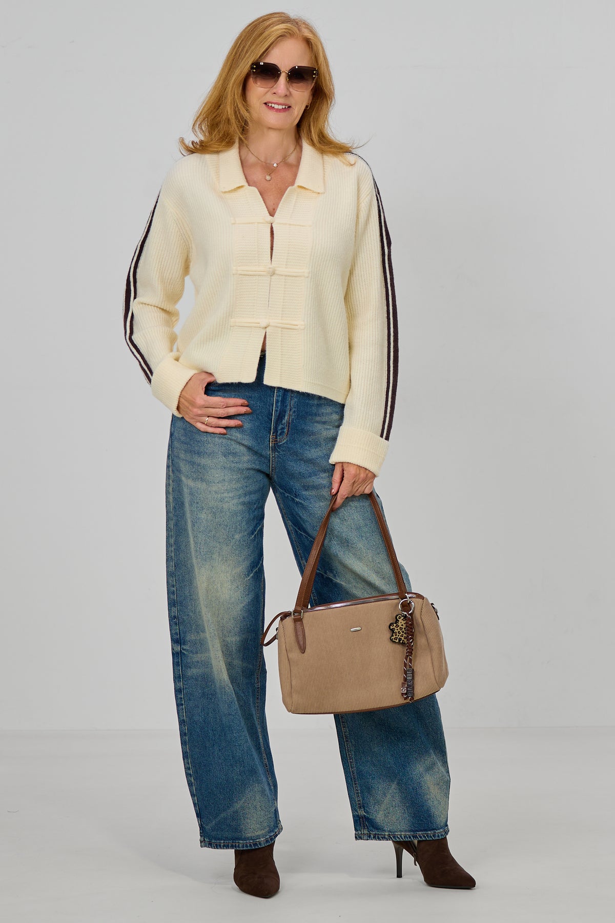 Cardigan mit Streifen auf den Ärmeln, creme-schokobraun
