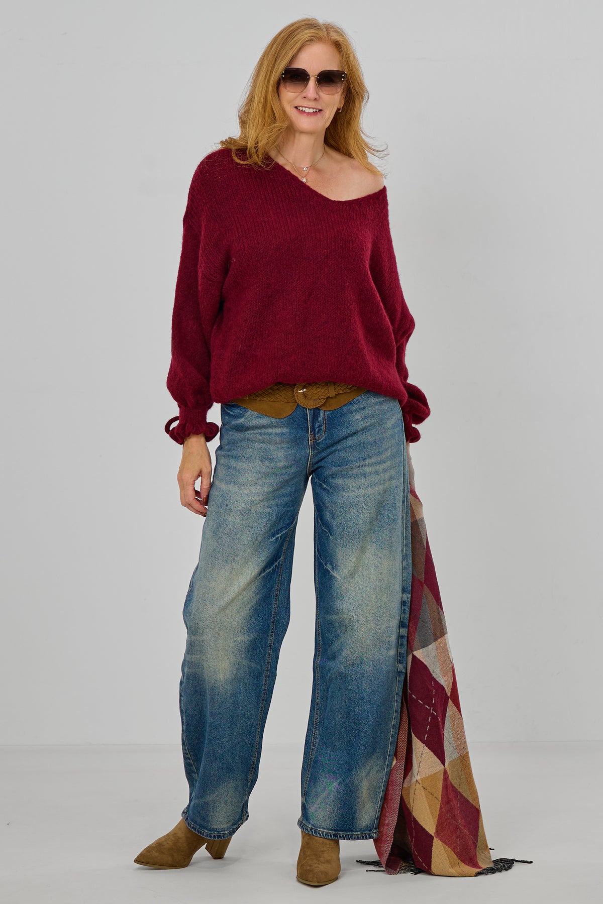 Strickpulli mit gerüschten Bündchen an den Ärmeln, bordeaux meliert