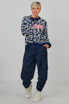 Strickpulli mit Flock: ICONIC, blau-ecru-rosa
