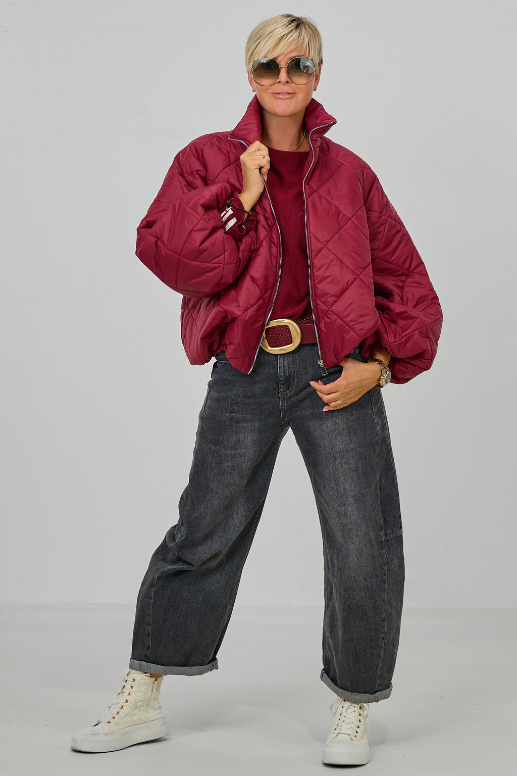 Balloon-Steppjacke mit Stehkragen, bordeaux