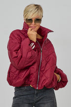 Balloon-Steppjacke mit Stehkragen, bordeaux