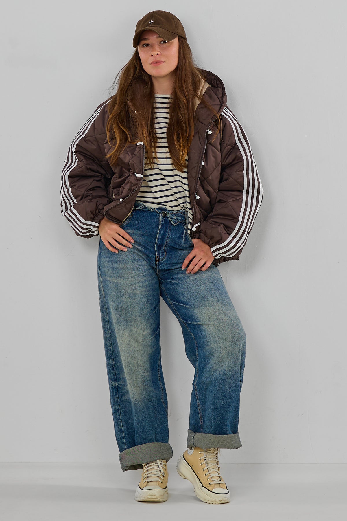Sportliche Steppjacke mit Kapuze, schokobraun