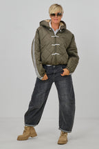 Sportliche Steppjacke mit Kapuze, khaki
