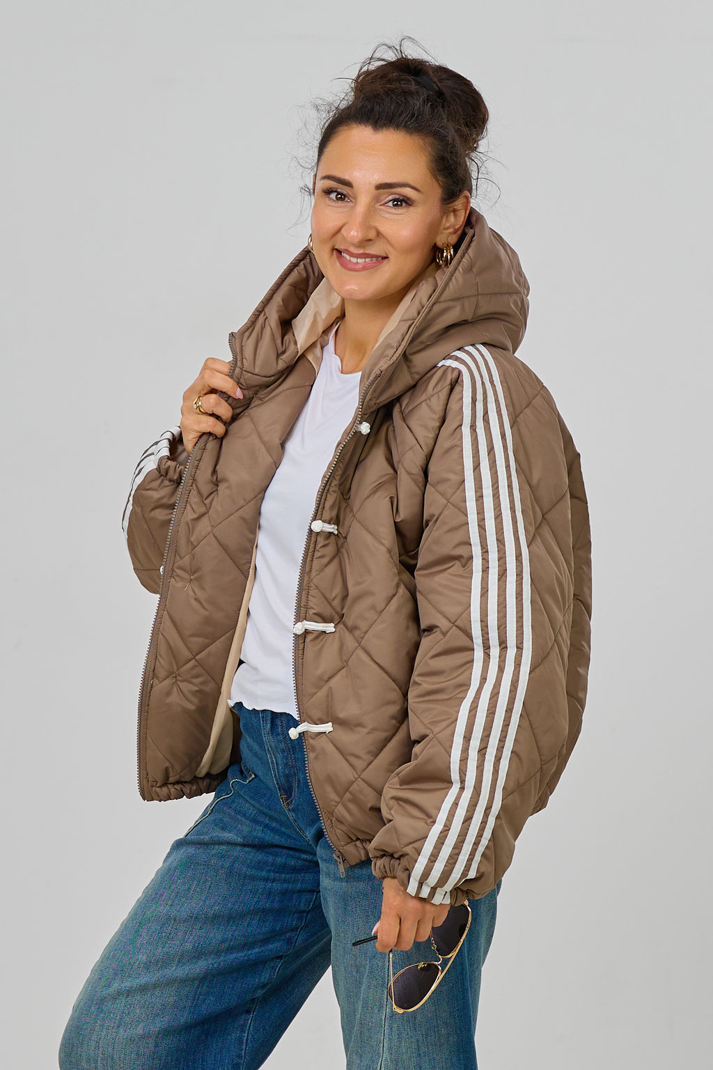 Sportliche Steppjacke mit Kapuze, taupe