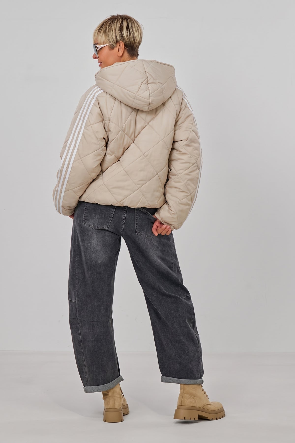 Sportliche Steppjacke mit Kapuze, beige