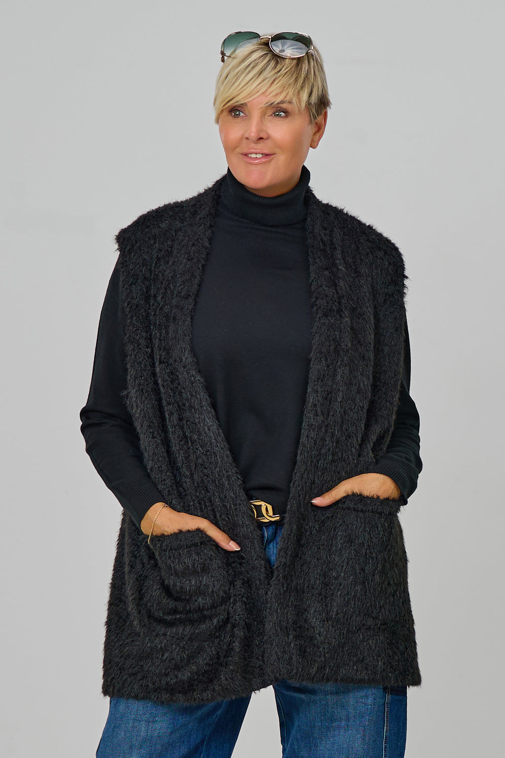 Flauschige Longweste, schwarz