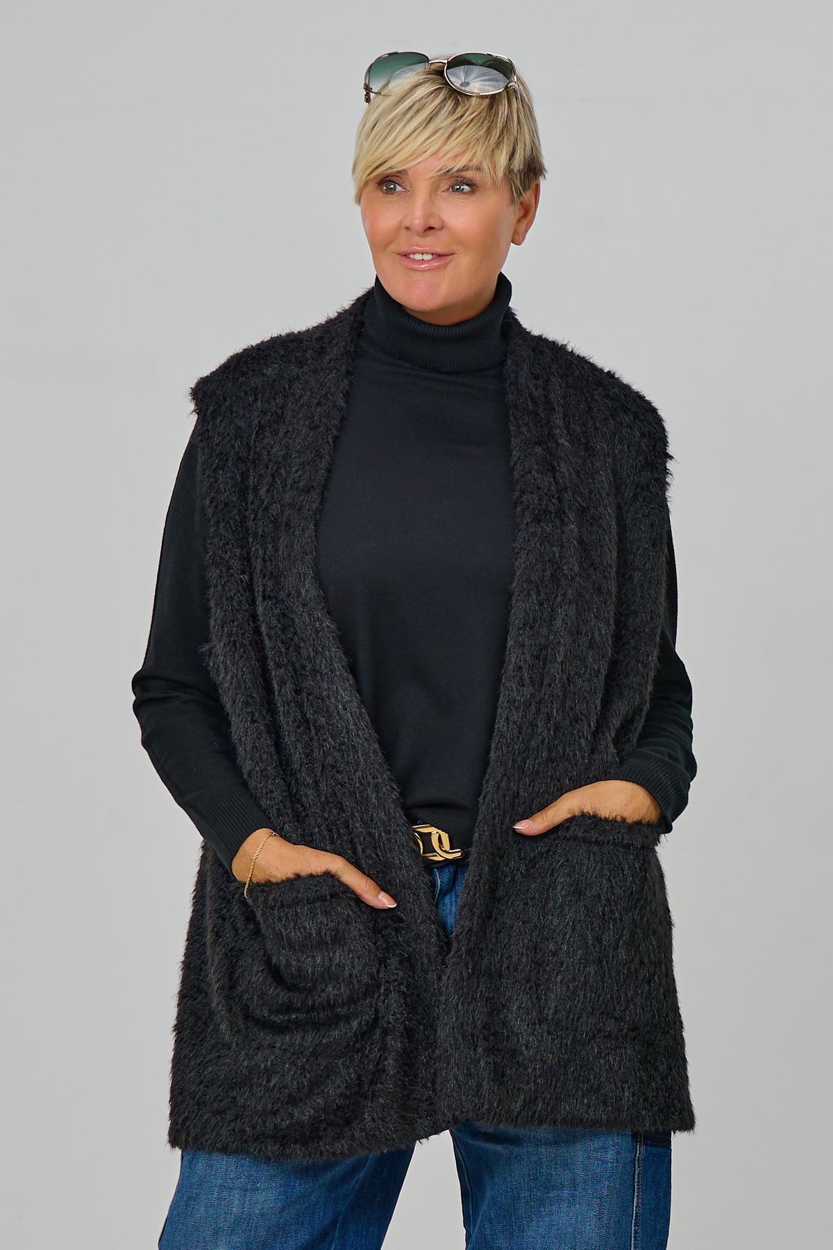 Flauschige Longweste, schwarz