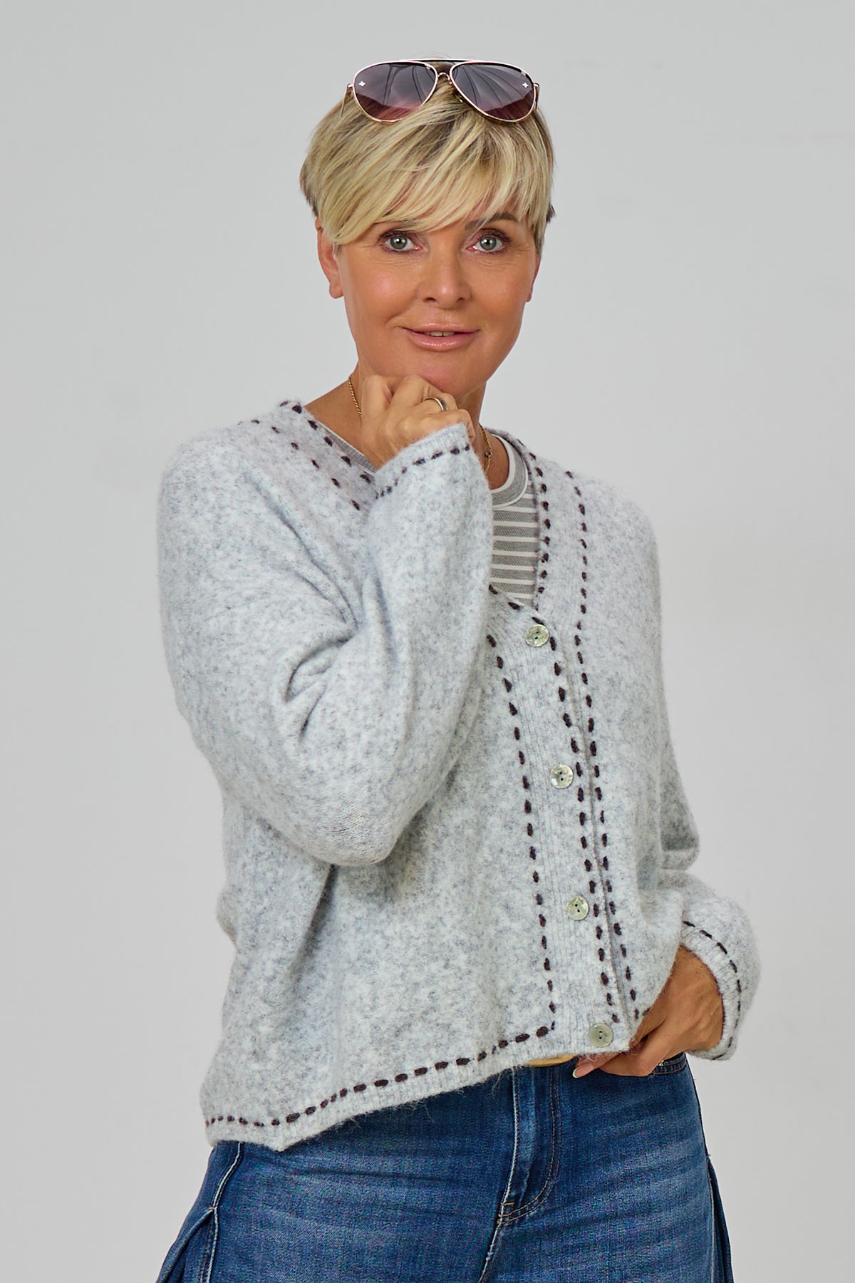Cardigan mit Zierfaden, hellgrau meliert