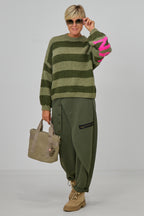 Gestreifter Strickpulli Namaste, khaki-lindgrün