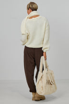 Kuscheliger Strickpulli plus Schal, uni creme