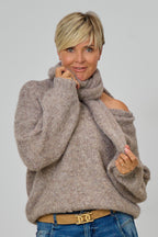 Kuscheliger Strickpulli plus Schal, uni taupe