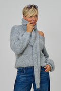 Kuscheliger Strickpulli plus Schal, uni grau