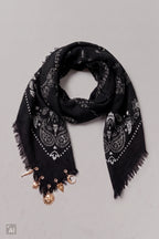 Gemustertes Tuch mit Charms, schwarz