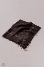 Gemustertes Tuch mit Charms, schokobraun