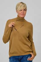 Rollkragenpulli mit Goldfaden, camel