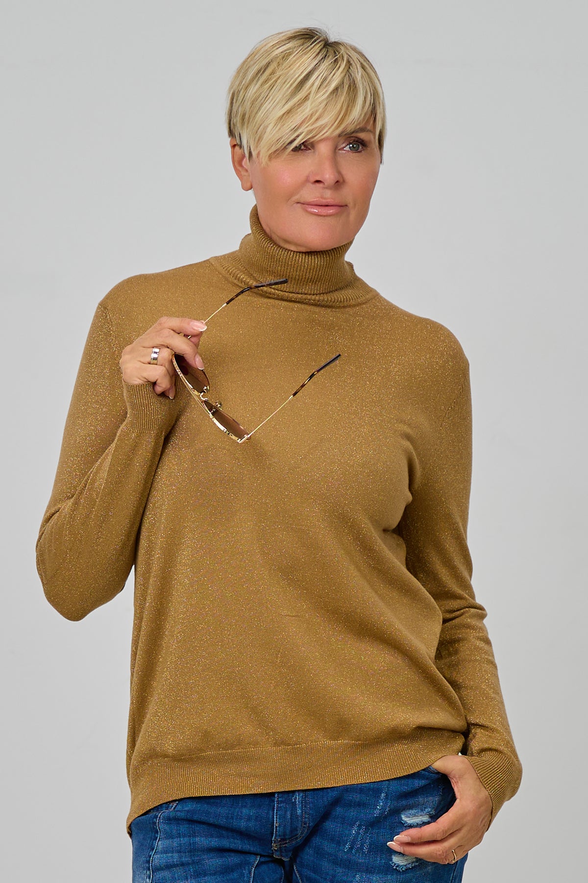 Rollkragenpulli mit Goldfaden, camel
