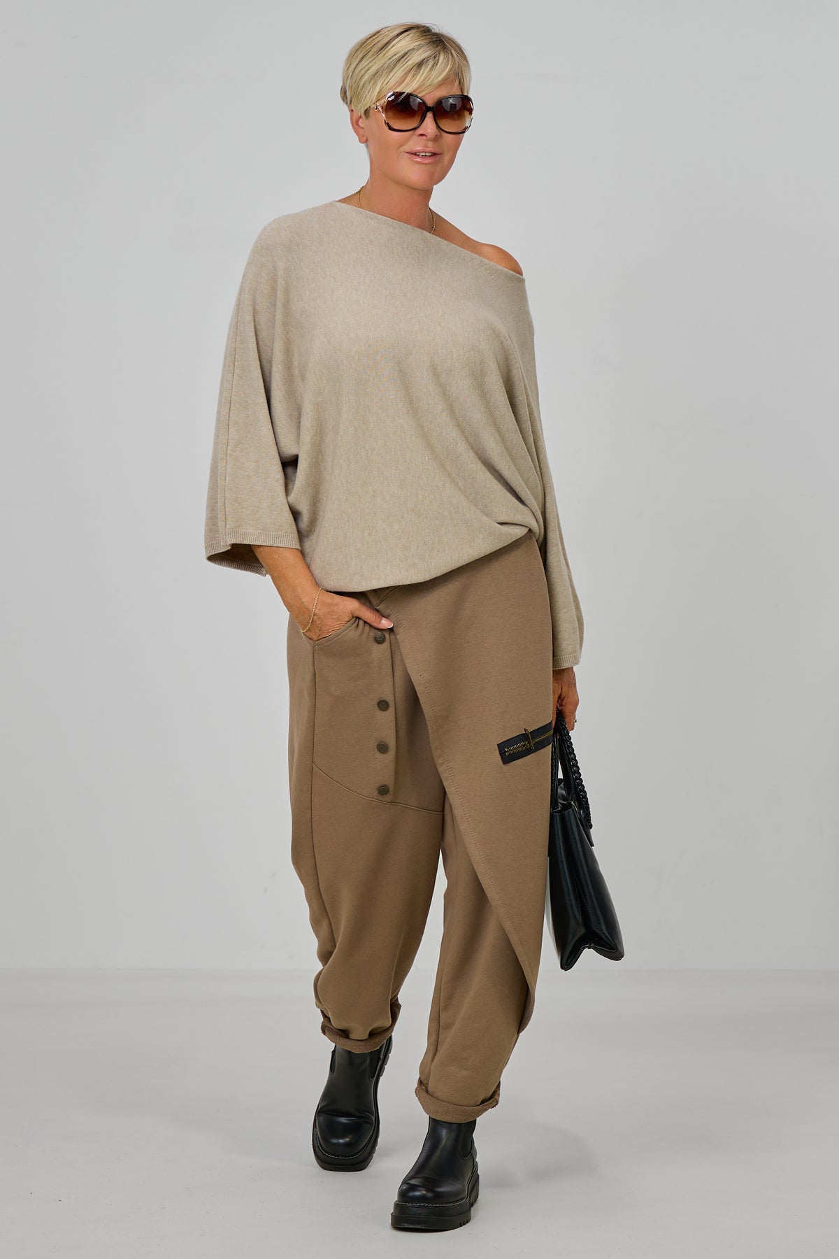 Pulli mit weiten Fledermausärmeln, beige