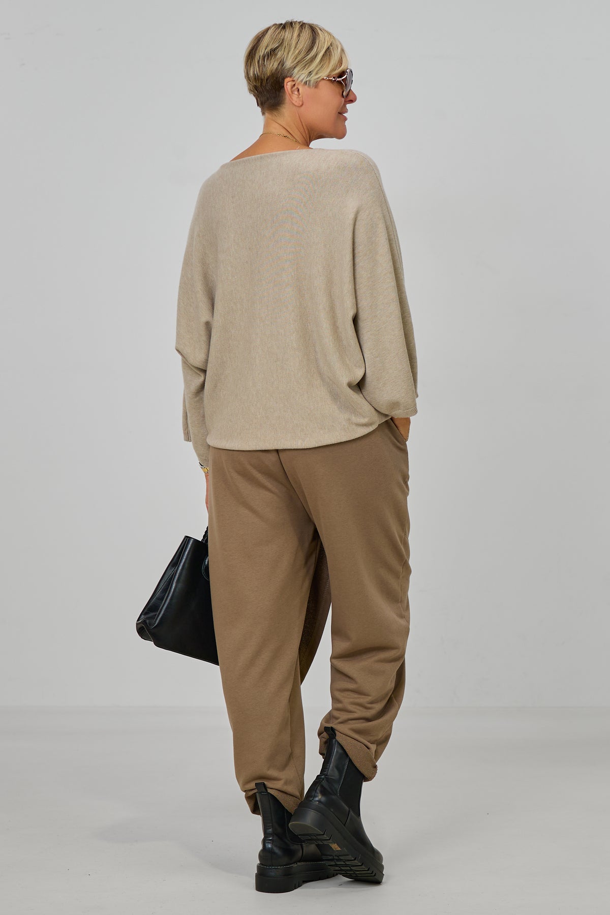 Pulli mit weiten Fledermausärmeln, beige