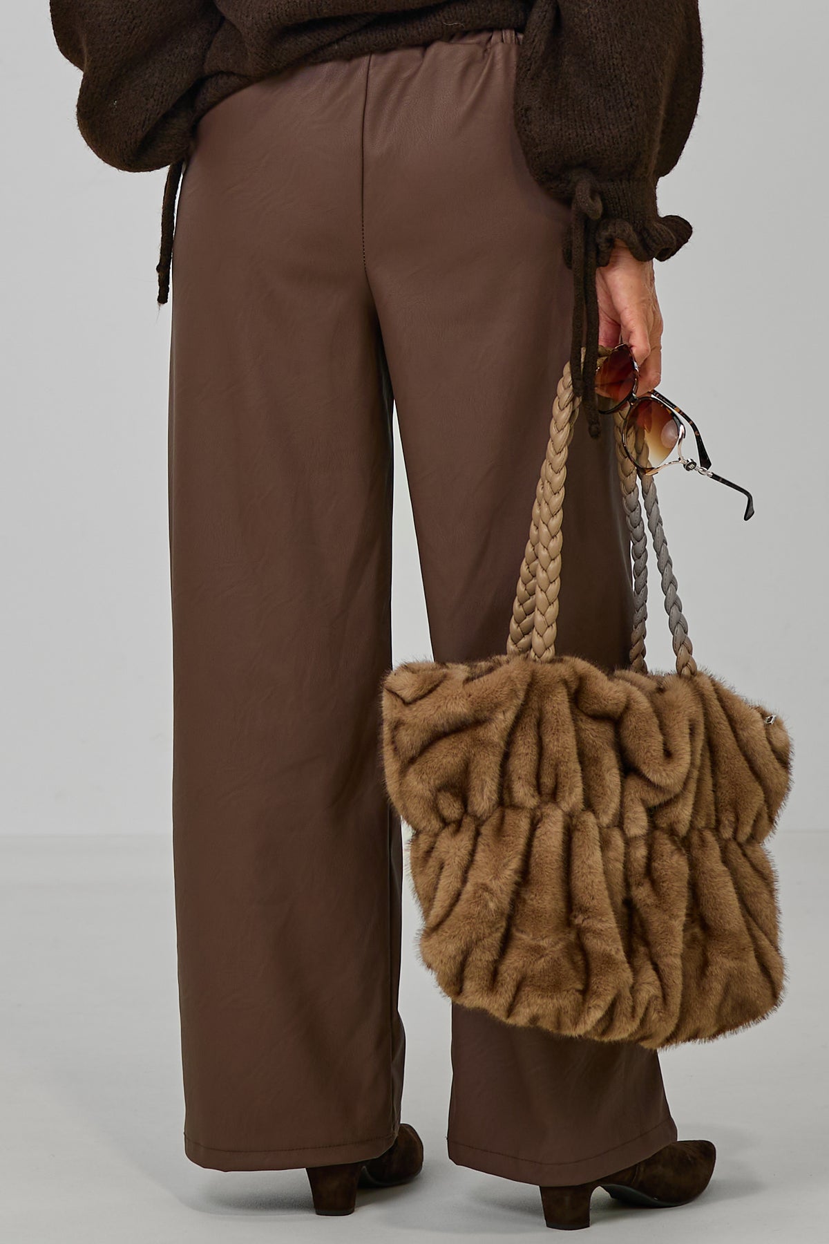 Bundfaltenhose im Lederlook, schokobraun
