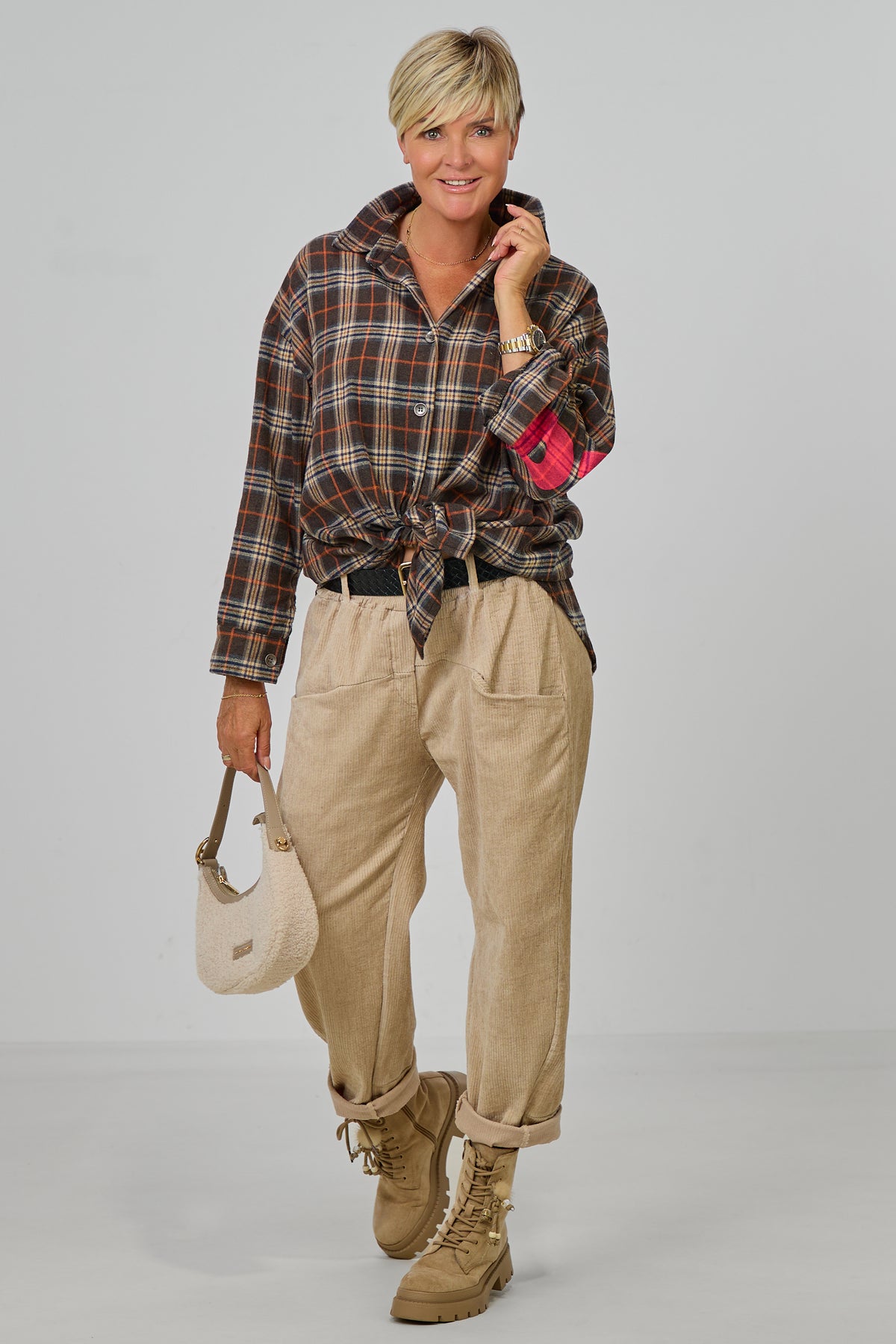 Breitcordhose mit elastischem Bund, beige