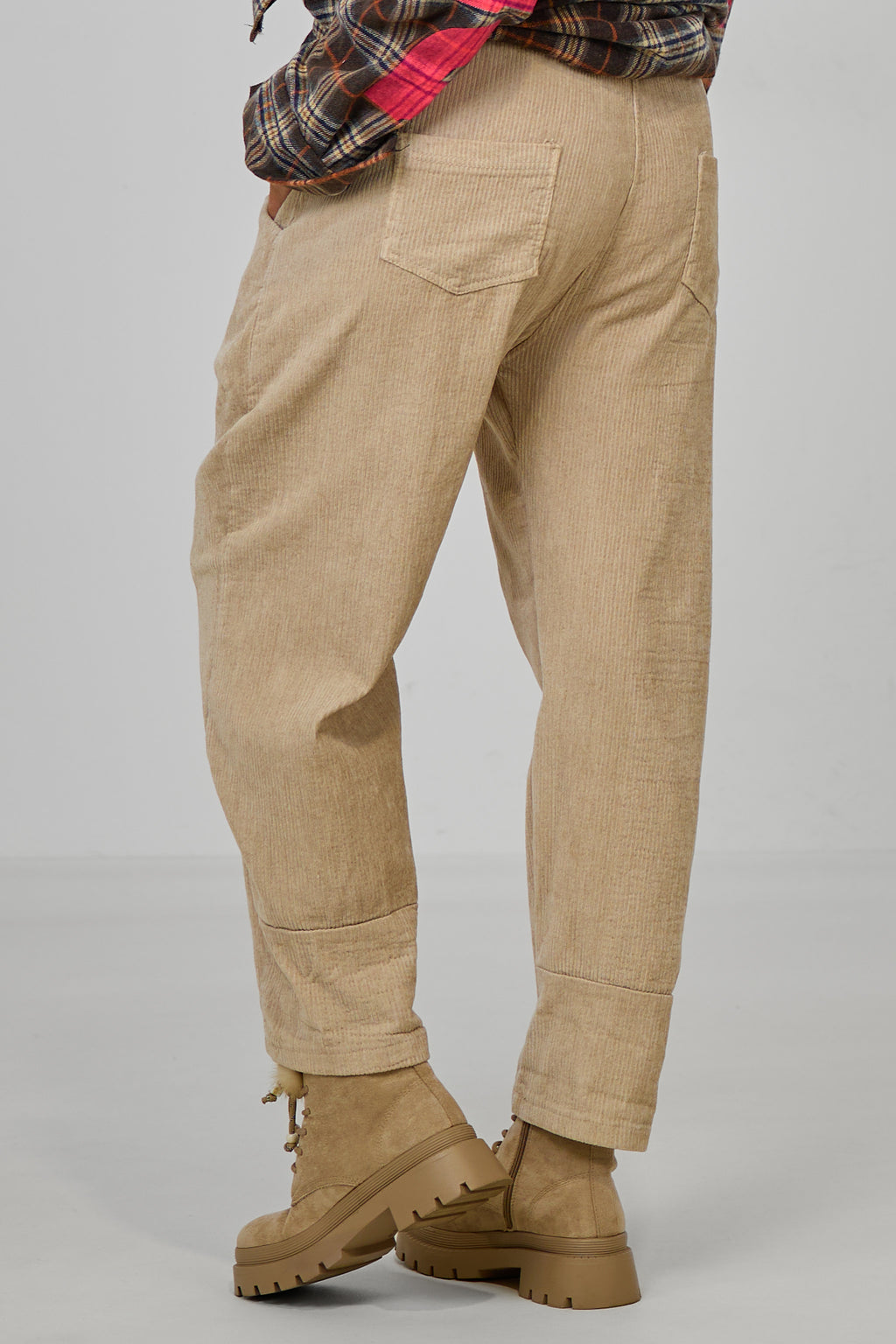 Breitcordhose mit elastischem Bund, beige