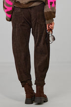 Breitcordhose mit elastischem Bund, schokobraun