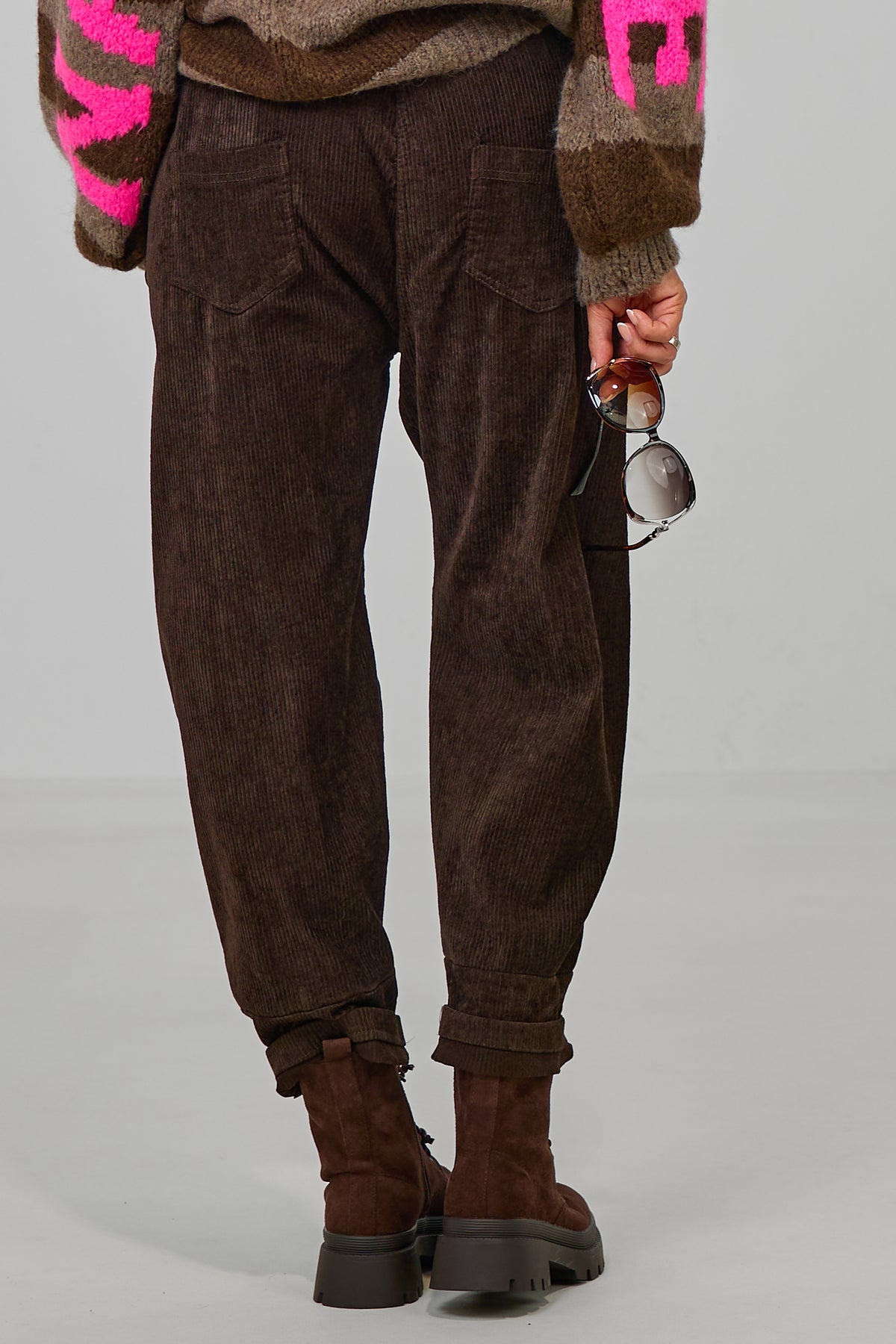 Breitcordhose mit elastischem Bund, schokobraun