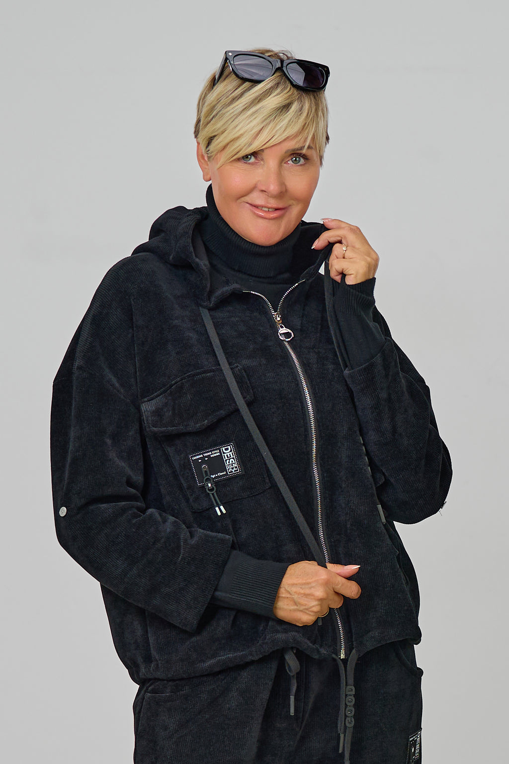 Freizeit-Hoodiejacke aus Feincord, schwarz