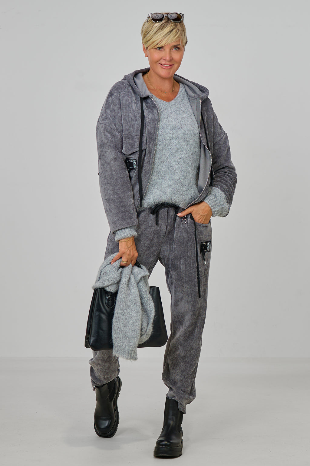 Freizeit-Hoodiejacke aus Feincord, grau