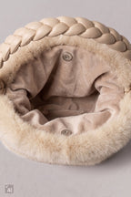 Ovale Felltasche mit geflochtenen Trägern, beige-taupe