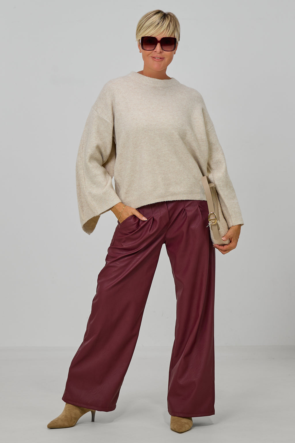 Strickpullover mit Überwurf, beige