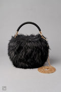 Halbrunde Felltasche, schwarz