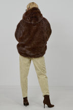 kurze Jacke mit weichem Fell, schokobraun