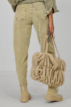 Cordhose mit schmalem Nietengürtel, stein-used