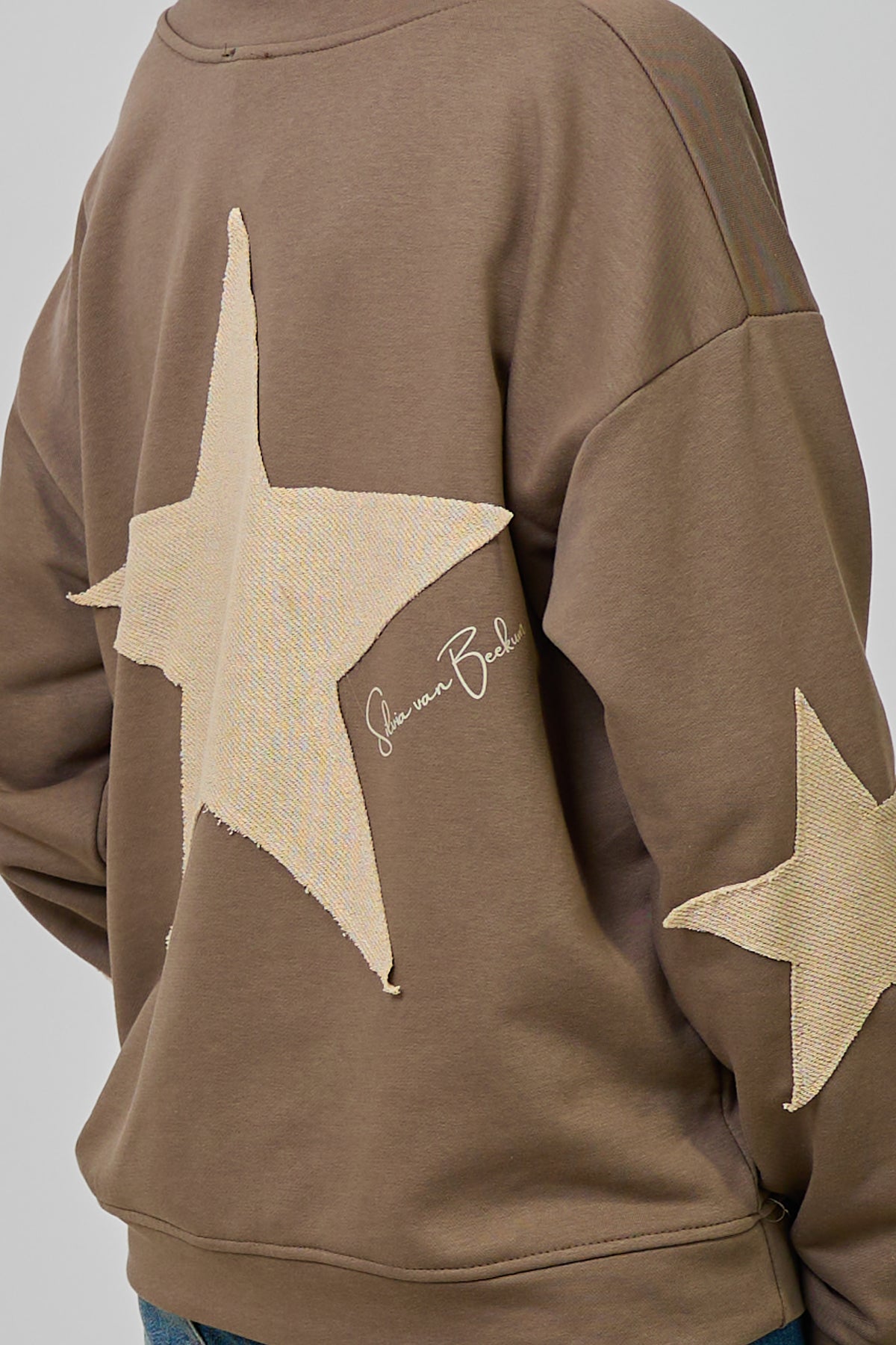 Sweaty STAR by Silvia van Beekum, taupe