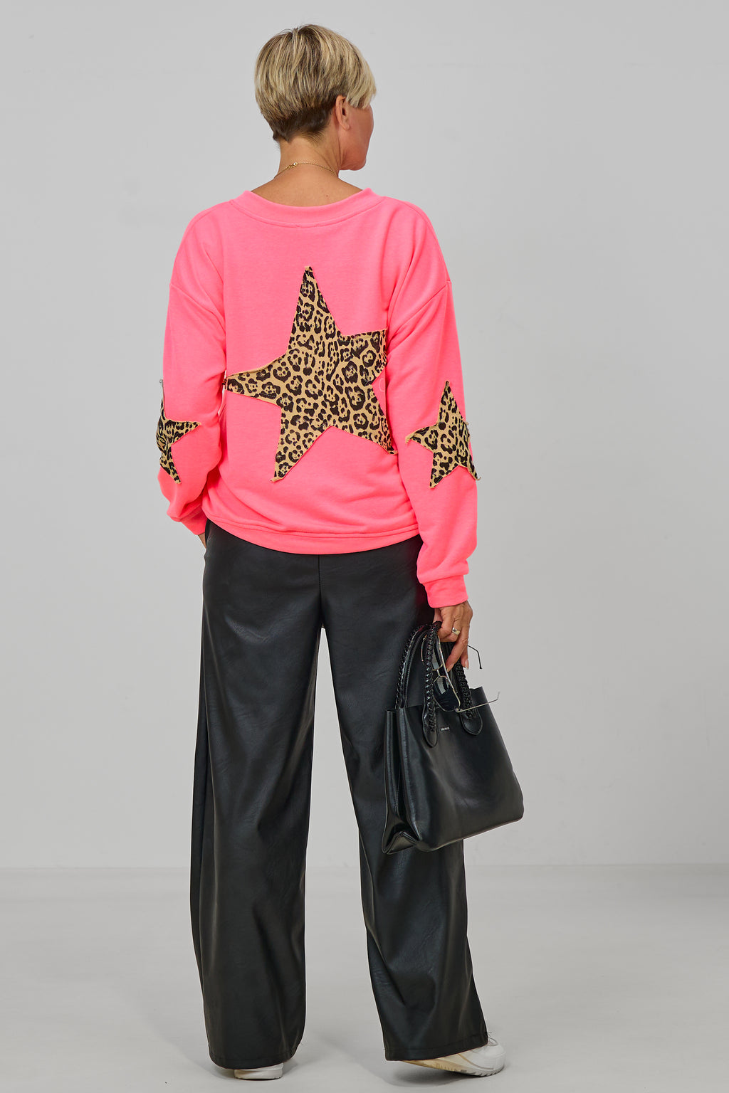 Sweaty STAR by Silvia van Beekum, neon pink