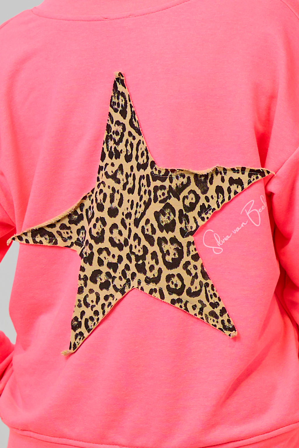 Sweaty STAR by Silvia van Beekum, neon pink