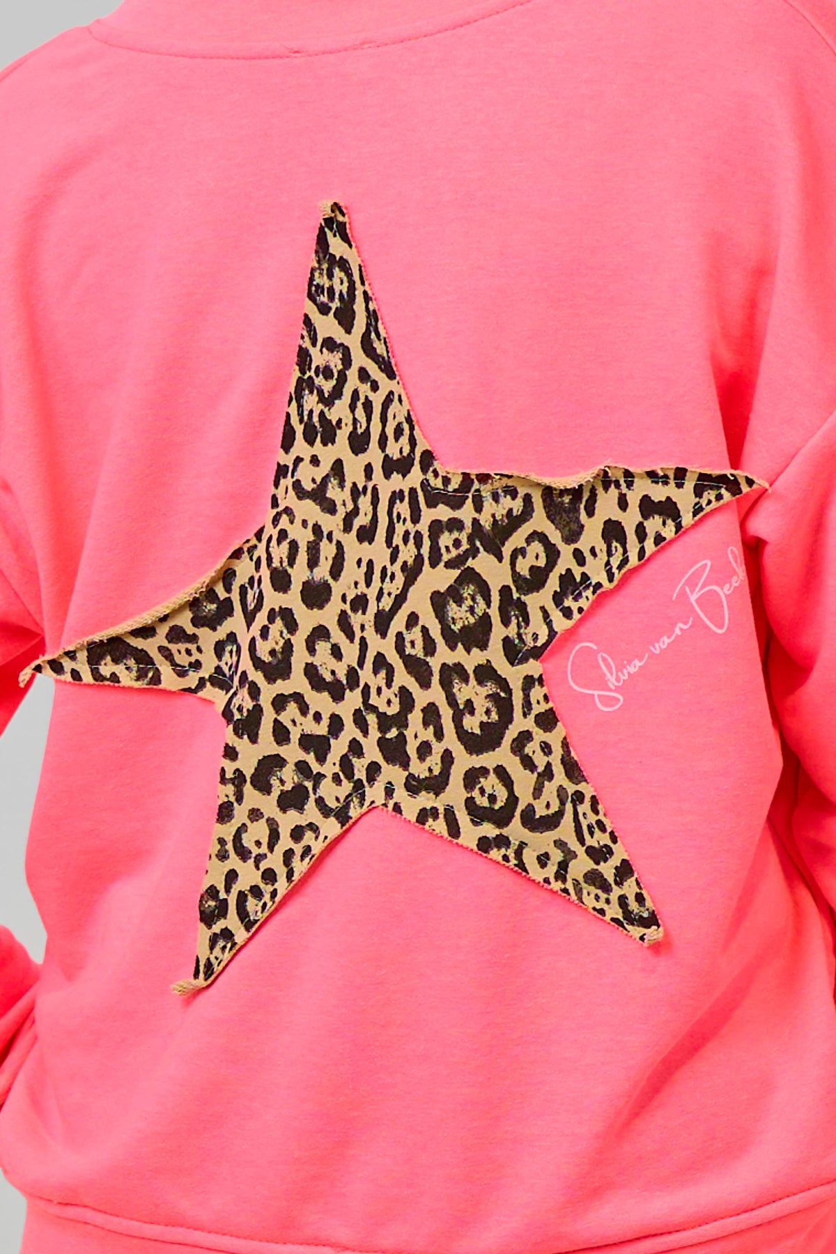 Sweaty STAR by Silvia van Beekum, neon pink