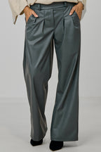 Bundfaltenhose im Lederlook, anthrazit