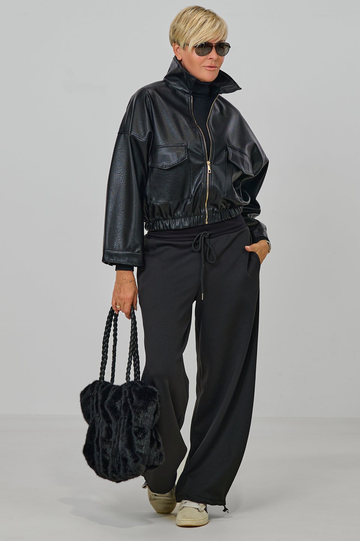 Blouson aus strukturiertem Kunstleder, schwarz
