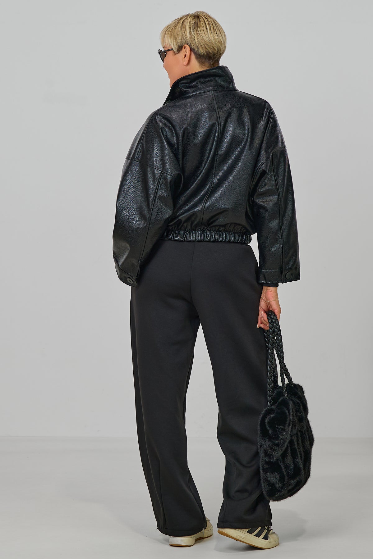 Blouson aus strukturiertem Kunstleder, schwarz