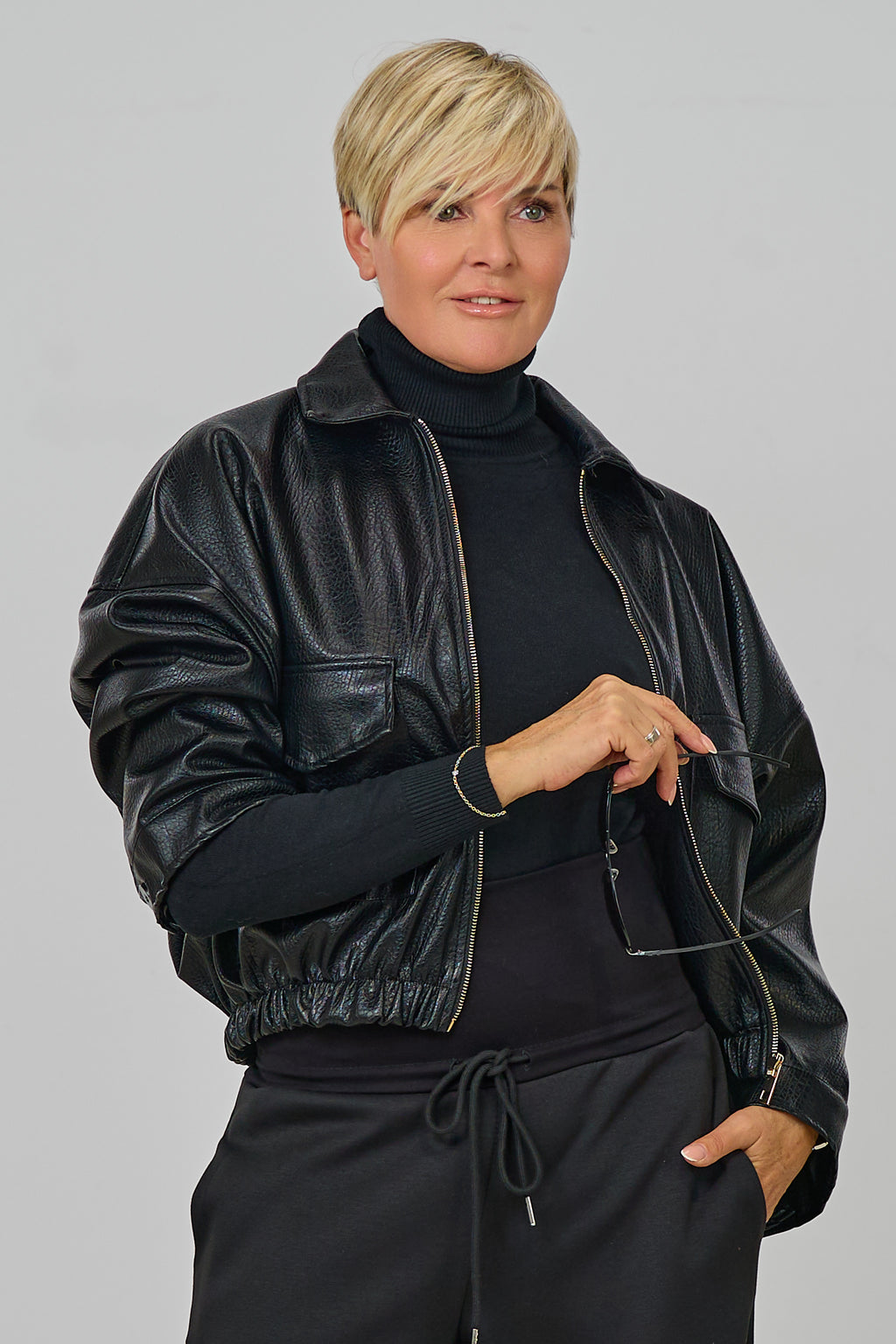 Blouson aus strukturiertem Kunstleder, schwarz