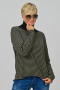 Geringeltes Longsleeve mit leicht gewellten Abschlüssen, schwarz-khaki
