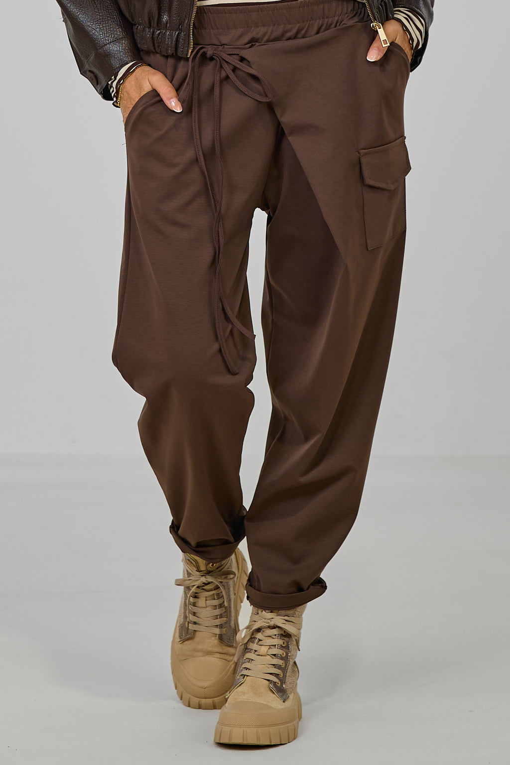 Stoffhose mit Überschlag, schokobraun